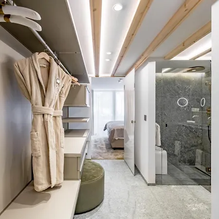 호텔 Relais & Chateaux Chasa Montana 5*