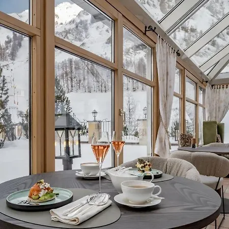 Relais & Chateaux Chasa Montana מלון 5*
