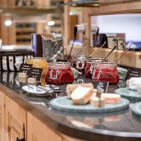 Relais & Chateaux Chasa Montana 삼나운