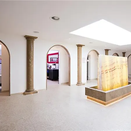 Relais & Chateaux Chasa Montana 酒店