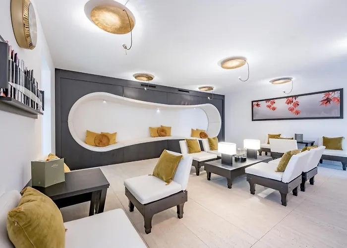 Relais & Chateaux Chasa Montana Otel